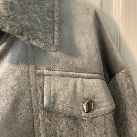 Coat - Picture 4 of 6